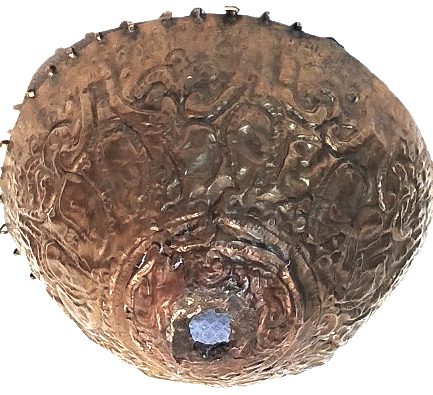 OSMANLI EL İSCİLİKLİ TEPELİK TAKILI OLAN PENEZLERİ UZERİNDEN ALINMIŞ TAKMA YERLERİ ÜZERİNDE DURMAKTA