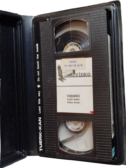 YABANCI KADİR İNANIR HULYA AVSAR MİNE  VHS VİDEO KASET TURK KAN VİDEO TARAFINDAN HAZIRLANMIŞDIR