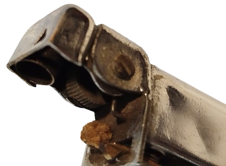 1950 TABAKA VE CAKMAK TABAKADAN SIGARA ALIP TABAKAYI KAPATIGINIZDA CAKMAK OTOMATİK YANMAKTADIR