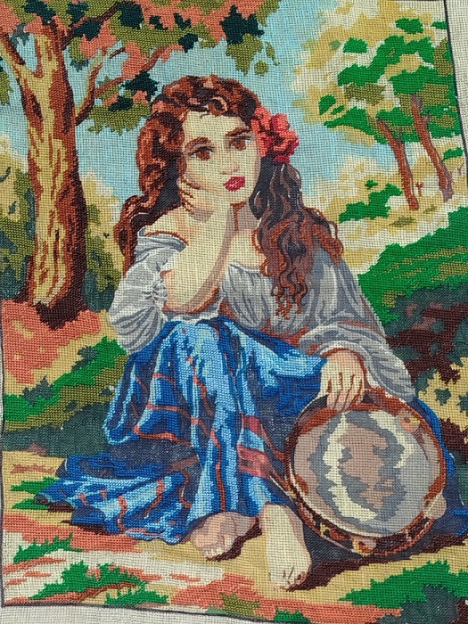 GOBLEN CANLI RENKLERDE İŞLEME PANO ELİNDE DEF OLAN CİNGENE KIZI 