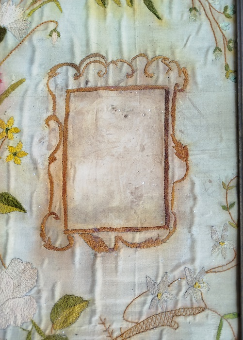 OSMANLI İPEK ÜZERİNE KANEVİCE İŞLEME CERCEVE İÇERSİNDE CERCEVE TAMAMI EL İŞİ