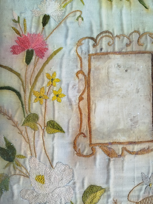 OSMANLI İPEK ÜZERİNE KANEVİCE İŞLEME CERCEVE İÇERSİNDE CERCEVE TAMAMI EL İŞİ