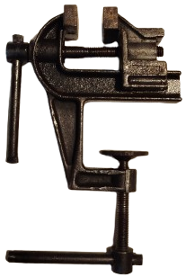 UFAK BOYDA CELİK  MENGENE SAATCİ KUYUMCU MENGENESİ TEZGAH KENARINA BAGLANMA 2 NUMARA