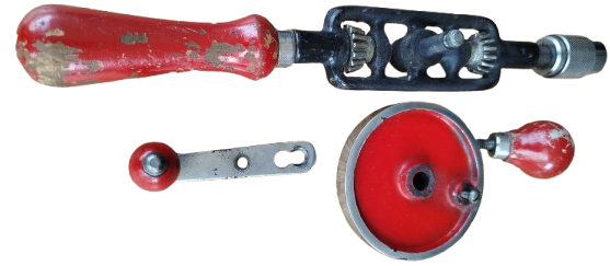 1920 MEKANİK KOLLU İLERİ GERİ DONEN METAL VE AHSAP KOLLU MATKAP  SORUNSUZ EKSİKSİZ 