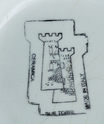 1950 İTAYA  CERAMİCA İCERSİNDE KİRAZ DALLI MASA UZERİ MEYVA KASESİ