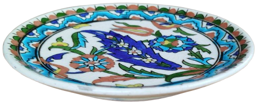 1950 İZNİK CİNİ TAMAMI EL CEKME YAZI VE OSMANMLI SAZ YAPRAGI  LALE VE KARANFİL SUSLEME BOYAMA  