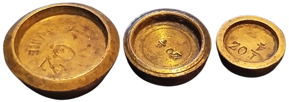 1900 ANTİKA BRONZ  İNGİLİZ DAMGALI POSTA TERAZİ TARTI DİRHEM LOTU 3 FARKLI YUVARLAK FORMDA AGIRLIK