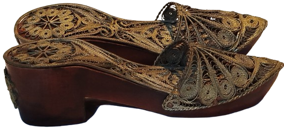 AHŞAP ÜZERİNE EL İŞİ GÜMÜŞ KAPLAMA TELKARİ İŞLEMELİ ÇİFT MİYATUR TAKUNYA 