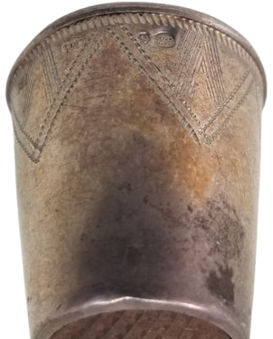 ÜZERİ KALEM İŞÇİLİKLİ VE DAMGALI ANTİKA TERZİ YÜKSÜĞÜ