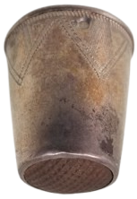 ÜZERİ KALEM İŞÇİLİKLİ VE DAMGALI ANTİKA TERZİ YÜKSÜĞÜ