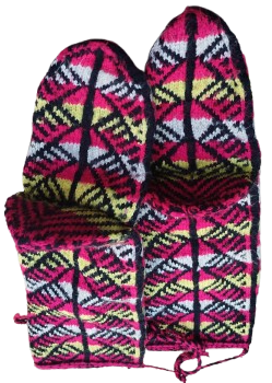 RENKLİ YUN KOK BOYA DESENLİ UZUN CORAP TAMAMI ELDE 4 SİS İLE ORULMUSDUR