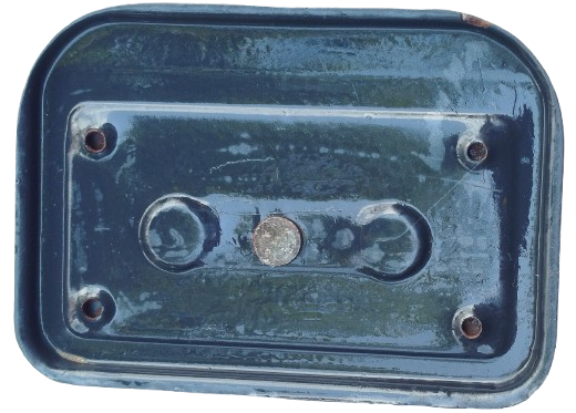 1970 ARAC İCİ  METAL KAPAKLI KULLUK GENELDE OTOBUSLERDE KOLTUKLARIN ARKASINA TAKILARAK KULLANILIRDI