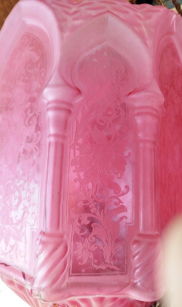 OSMANLI FUL İŞLEME UZERİ PEMBE ASMA ZİNCİR ASANSORLU FENER  PERA PALAS OTELİNDEN CIKMADIR 