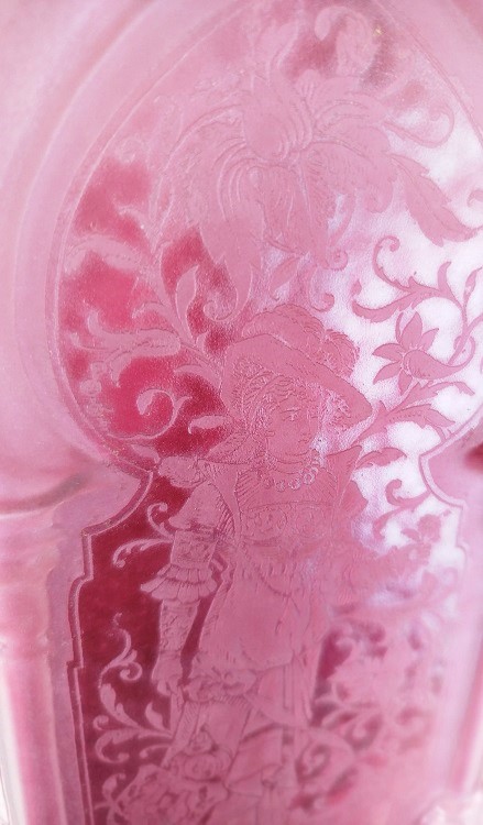 OSMANLI FUL İŞLEME UZERİ PEMBE ASMA ZİNCİR ASANSORLU FENER  PERA PALAS OTELİNDEN CIKMADIR 