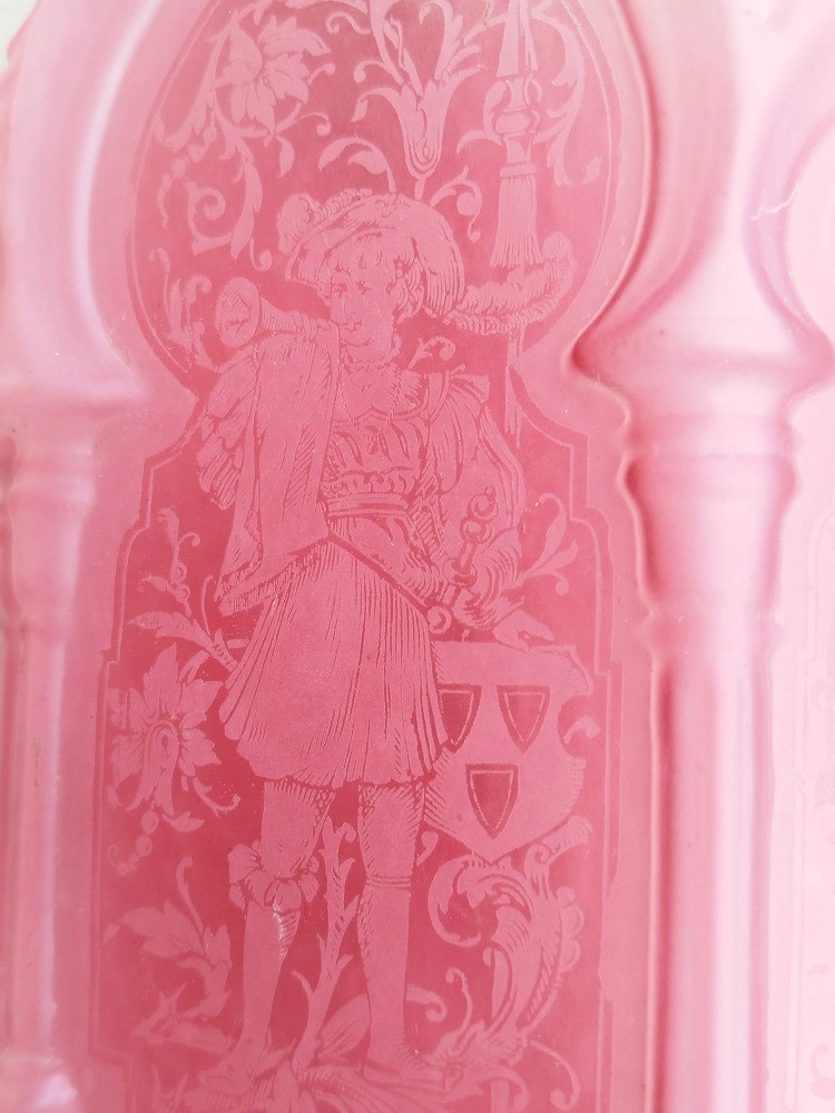 OSMANLI FUL İŞLEME UZERİ PEMBE ASMA ZİNCİR ASANSORLU FENER  PERA PALAS OTELİNDEN CIKMADIR 