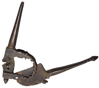 1800 OSMANLI DÖNEMİ BRONZ ÜZERİ  İŞLEMELİ KESME KISMI DOGME CELİK SEKER KESME MAKASI