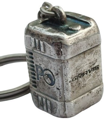 PETROL OFİSİ GRAVİS YAG BİDON SEKLİNDE METAL GUMUS KAPLAMA ANAHTARLIK