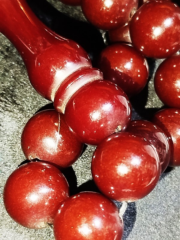 SIKMA AMBER KAHRİBAR TEHBİH  USTA İŞİ SERTİFİKALI KOYU BAL RENKDE İRİ HABBE BONCUK KESİM 13 MM