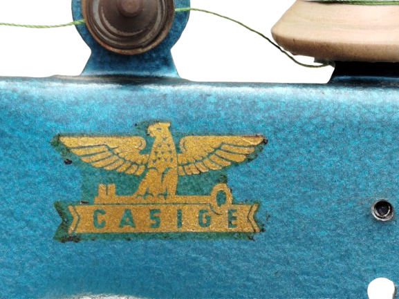 1950 CASIGE MAVİ METAL GERMANY MEKANIK EL CEVİRMELİ OYUNCAK DİKİS MAKİNESİ