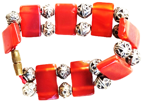 KIRMIZI AKİK KARE EL KESİM (AGATE) VE  ARALARA KOYULMUS DOKME GUMUS BONCUKLARDAN OLUŞAN BİR OTANTİK BİLEKLİK