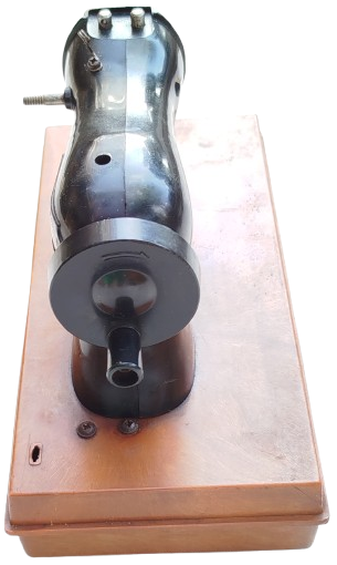 1975 HOLLY HOBBIE DURHAM INDUSTRIES INC MİKA MEKANIK OYUNCAK KOLLU  DİKİS MAKİNASI