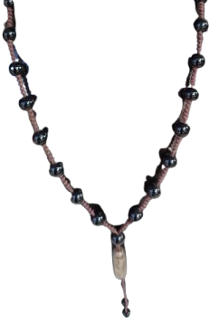 KOLYE ORULU İP UZERİNE DİZİLİ DOGAL TAS BONCUKLAR VE EN UCUNDA AY TASI  TASARIM KOLYE