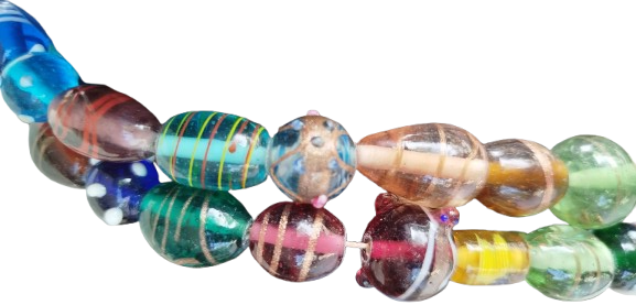 62 ADET DEİSİK FORM VE TASARIMDA  EL YAPIM CAM VE UZERLERİ FARKLI  CALISMA OZEL TASARIM KOLYE