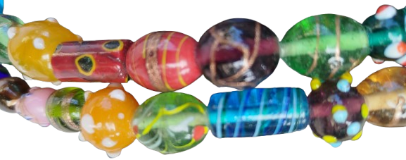 62 ADET DEİSİK FORM VE TASARIMDA  EL YAPIM CAM VE UZERLERİ FARKLI  CALISMA OZEL TASARIM KOLYE