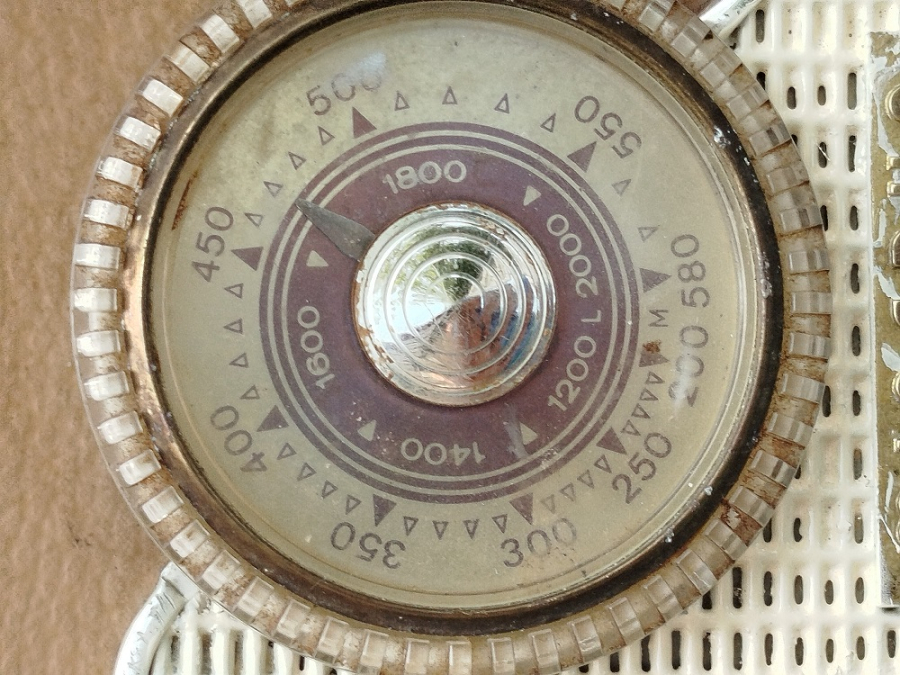 1960 MIRELLA MINERVA  TASINABİLİR TRANSITORLU TEK DALGA MW PİLLİ CANTA RADIO 