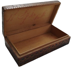 AHSAP KUTU TAMAMEN EL YAPIMI VE UZERİ DETAYLI OYMALAR VE RENKLI BOYA