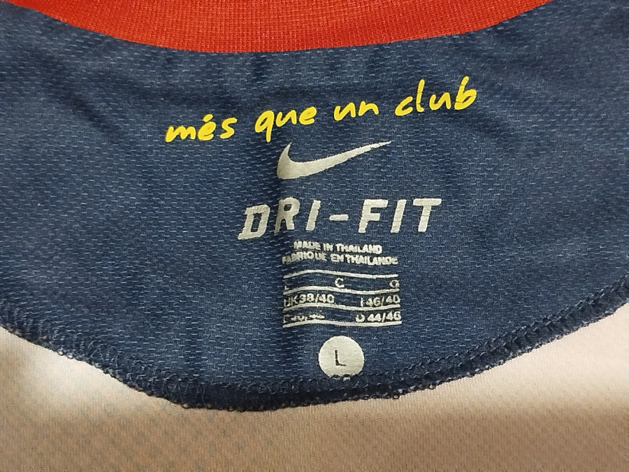 UEFA ŞAMPİYONLAR LİGİ FC BARCELONA'NIN 2011-2012 SEZONU GİYDİGİ ORJINAL FORMADIR