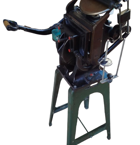 1940 DEMİR DOKUM AYAKLI MEKANIK MATBAA BASKI EL PEDALI KOLLU  FABBRİCA  MACCHINE 