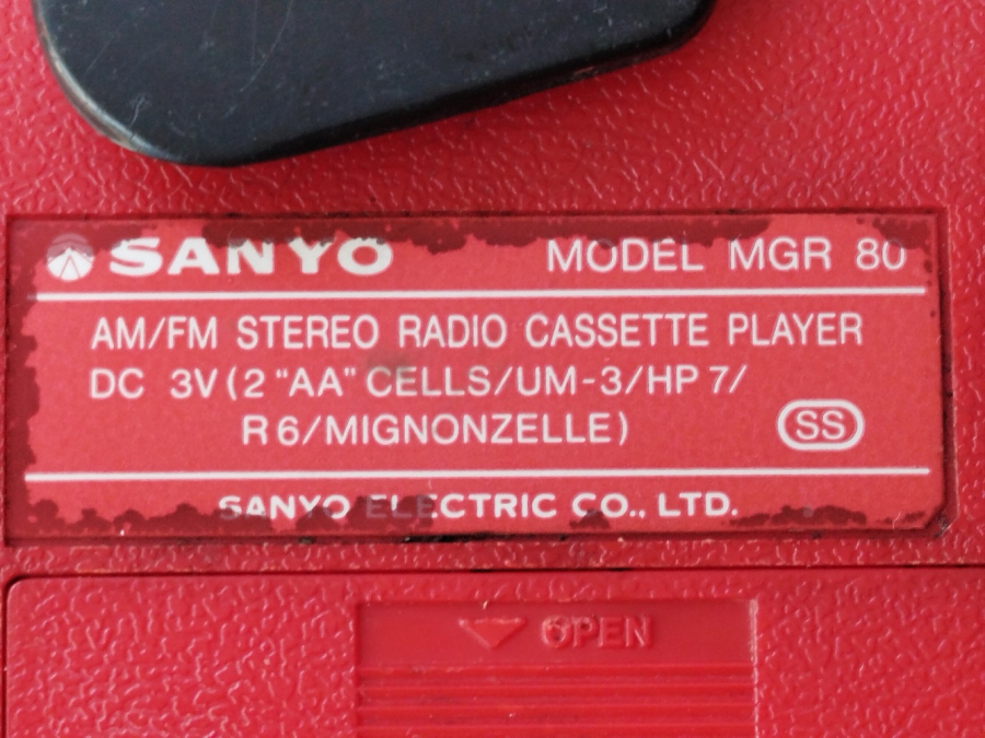 SANYO MRG 80 WALKMAN AM FM STEREO RADIO CASSETTE PLAYER KIRMIZI VOLKMEN
