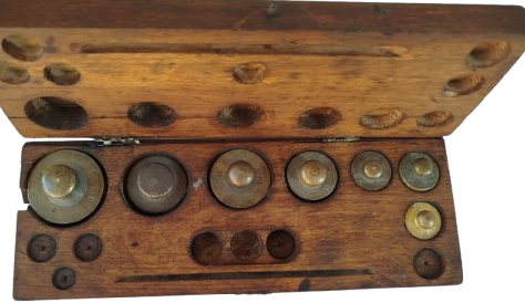 BÜYÜK BOY COKLU AHŞAP MASİF KUTUSUNDA PİRİNC TARTI AGIRLIK TERAZİ AĞIRLIKLARI