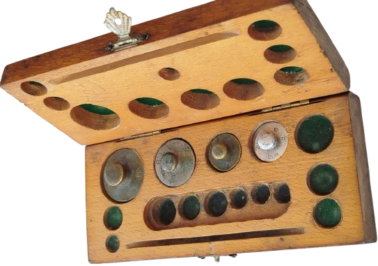 COKLU AHŞAP MASİF KUTUSUNDA PİRİNC TARTI AGIRLIK TERAZİ AĞIRLIKLARI