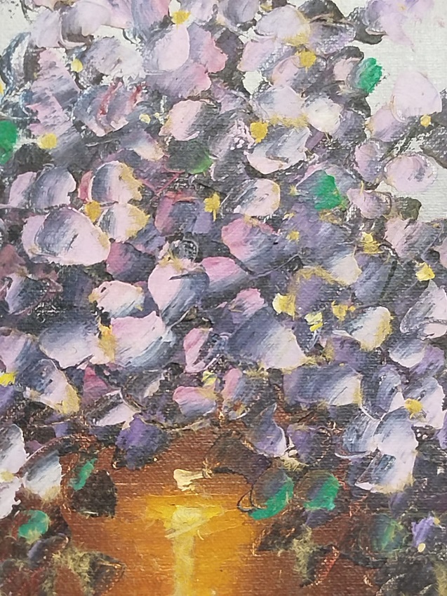 2009 KADİR EKİM SANATCI İMZALI YAGLI BOYA ALTIN RENKLİ VAZODA MOR CİCEKLER