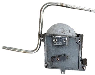 GURUBU 18 S MANUFACTURADO ALMAN CİFT ZEMBEREKLİ GRAMOFON MOTORU KURMA KOLUYLA BİRLİKDE ORJINAL PARCA