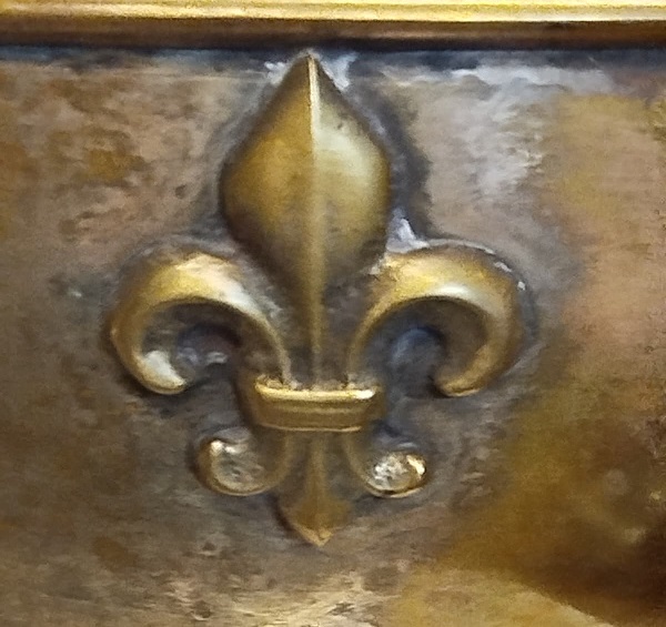 İZCİ OYMAK BASI TASI UZERİNDE 5 ADET KABARTMA ZAMBAK CİCEGİ  ALLAH'A, DEVLETE VE İNSANLIĞA KARŞI GÖREVLER