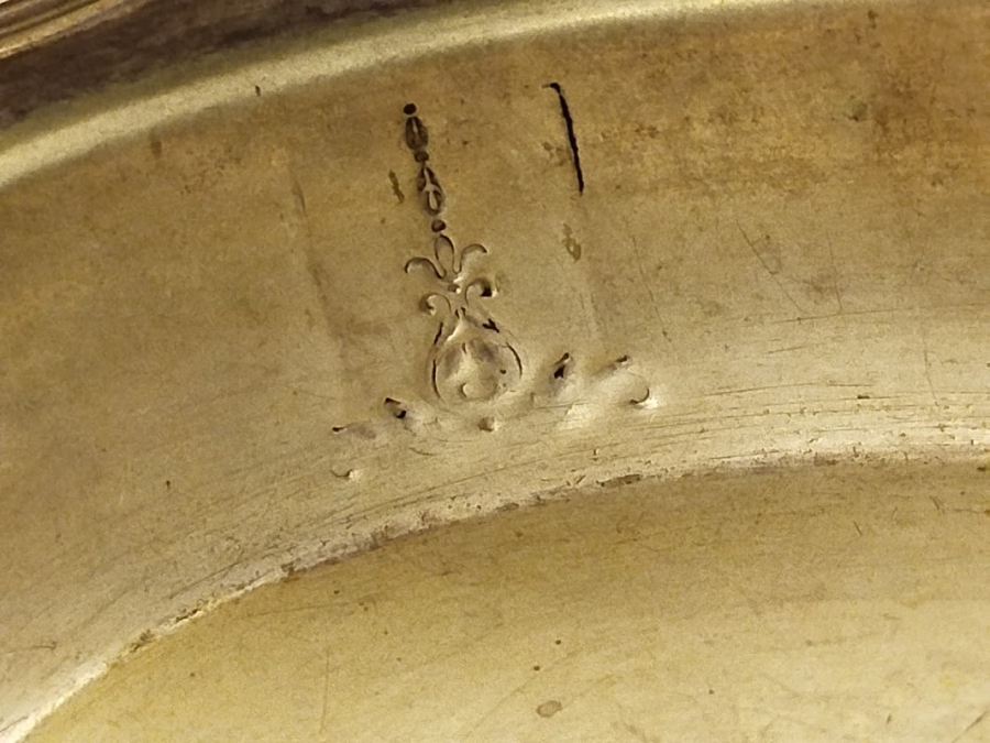 OSMANLI SARAY VE KONAKLARDA KULLANILAN PİRİNC GUMUS KAPLAMA KAPAKLI OVAL SAGAN KAPAK TUTMA KISMI GUL FORMUNDA