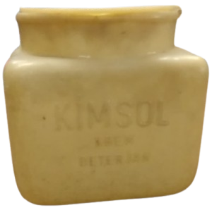 1970 KİMSOL KREM DETERJAN KAPAKLI KARE PLASTİK KUTU İÇERSİNDE COK AZ BİRAZ KALMIS