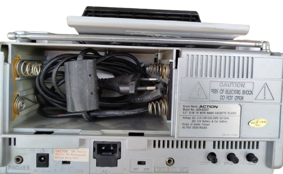 ACTION 5,5 TV CASSETTE RADIO TASINABİLİR MİNİ RADIO TEYP TELEVİZYON KAMP PİKNİK KARAVAN SİYAH BEYAZ