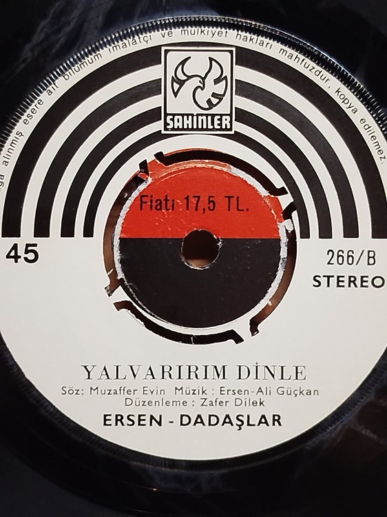 ERSEN VE DADASLAR OMUR BİTER YOL BİTMEZ (MUTLULUK DUNYASI) YALVARIRIM DİNLE 45 LİK ORJINAL KABINDA PLAK