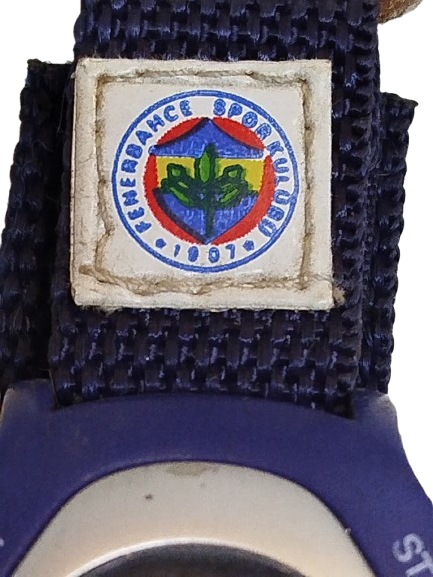  FENERBAHÇE SPOR KULÜBÜ'NÜN LİSANSLI BİR TARAFTAR ÜRÜNÜDÜR.SARI LACIVERT RENKLERDE KOL SAATİ