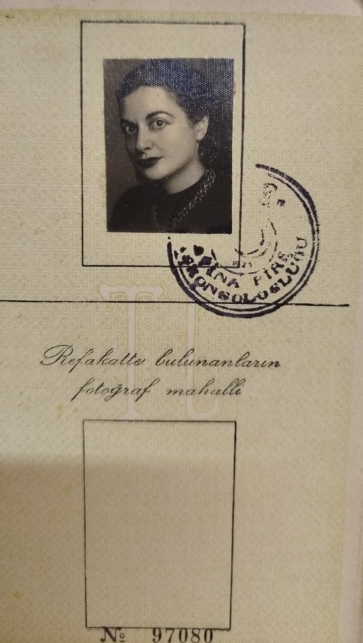 T.C 1955 ELLİ HACI DİMİTRİADİS BAYAN OLARAK BELİRTİLEN TÜRK BİR VATANDAŞINA AİT PASAPORT