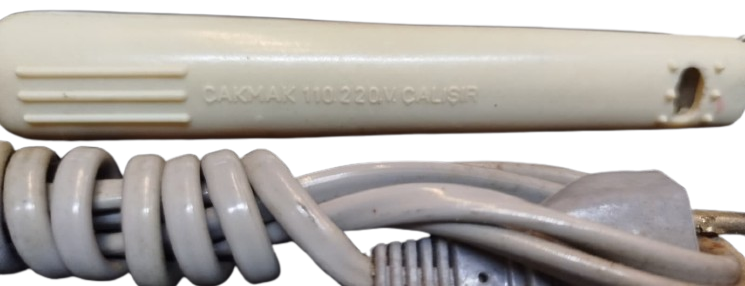 BEYAZ SERT MİKADAN YAPILMIS  110 VE 220 VOLT İLE CALISAM MUTFAK TUTUSTURMA ÇAKMAK 