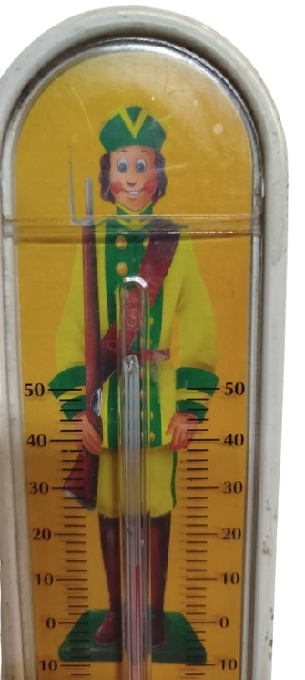 TERMOMETRE EV İCİ SICAKLIK  SOGUKLUK OLCER DERECE CAM CUBUK İCERSİNDE KIRMIZI CIVA TENEKE UZERİNDE ASKER BULUNAN ROCHE BACTRIM