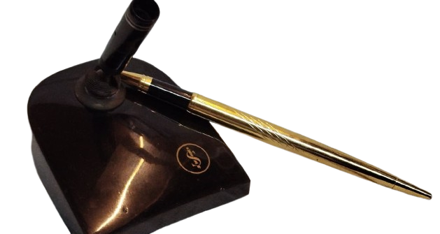 İŞ BANKASI LEGOLU MUDUR MASASI UZERİ KALEM VE STANDI KALEM ALTIN KAPLAMA