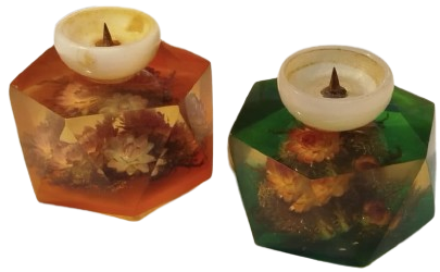 1960 İKİ ADET POLI KARBON AKRİLİK İCERSİNDE KURUTULMUS CANLI CİCEKLER UST KISIMLAR MERMER MUMLUK