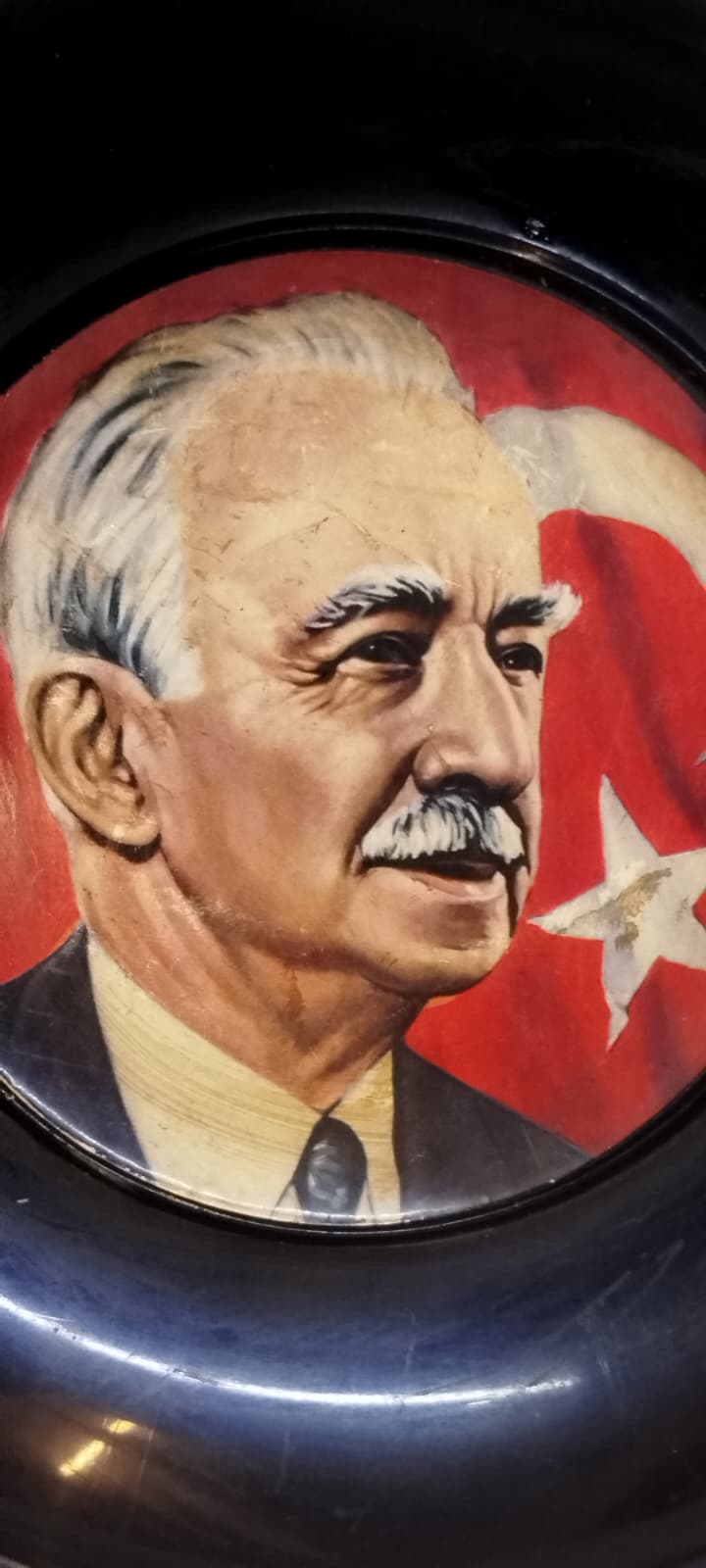 İSMET İNONU PORTRE RENKLİ CİZİM MİKA DUVAR TABAK
