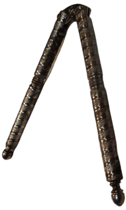 CEVİZ FINDIK KIRICI KATLANAN ELDE SIKILAN  UZERİ İSLEMELİ